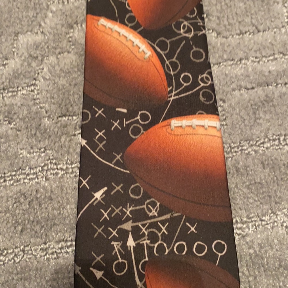 Men’s Tie Ralph Marlin Football in zone NWOT